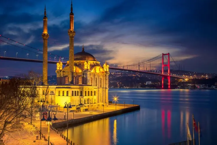 Tourist attractions in European Istanbul, Bosphorus Strait