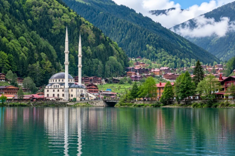 Uzungol Lake and mosque / بحيرة أوزنجول والمسجد